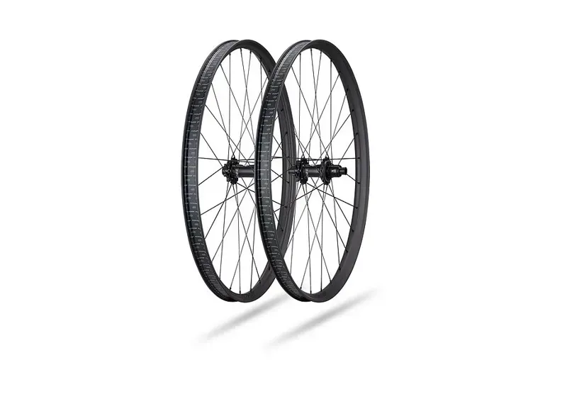 Specialized Trav. SL II Hydra2 Car. Fr. Wh. 29-inch 28h in Black