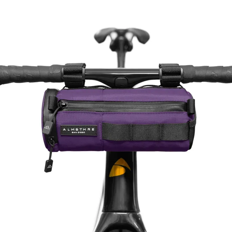 Almsthre Compact 1.2-litre 7.5x3.5-inch Bar Bag in Violet