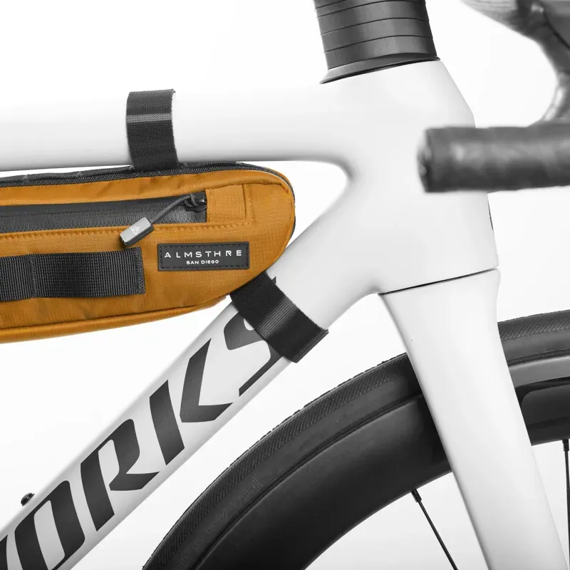Almsthre S/M 1.6L Signature Frame Bag in California Gold-6