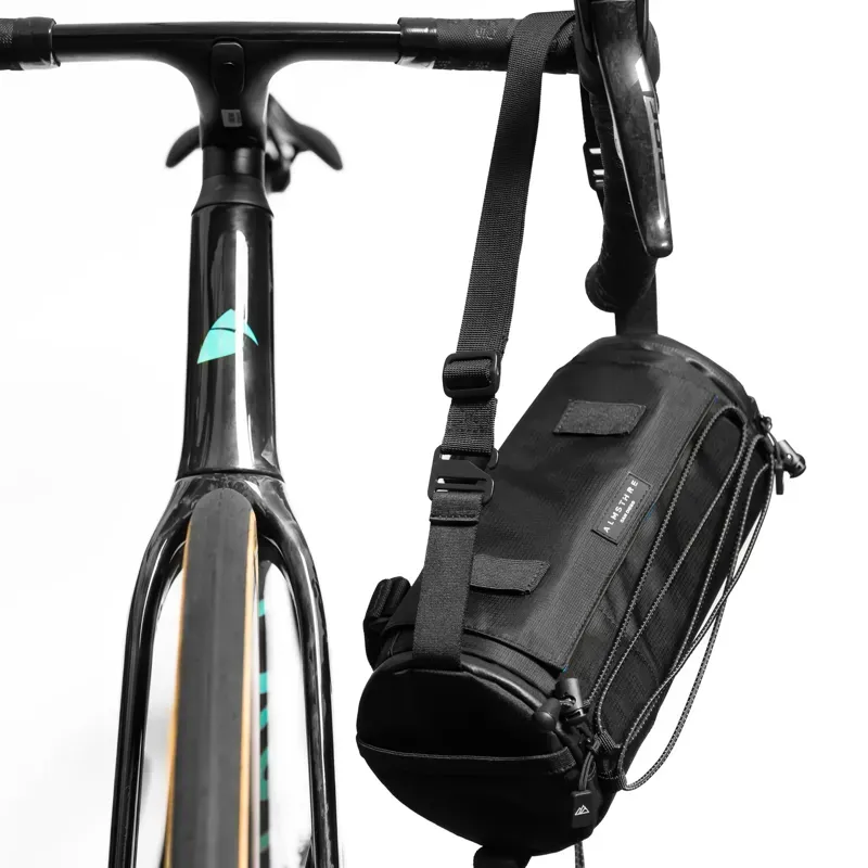 Almsthre Signature XL Bar Bag 11x5-inch 3.5-litre in Midnight Black-10