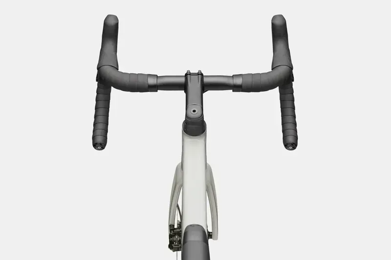 Cannondale CAAD14 3 Road Race Bike in Chalk-2