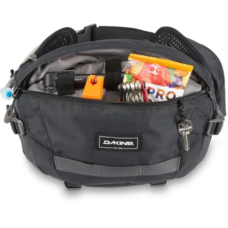 Dakine Hot Laps 5L Hip Pack w/2l Reservoir in Black-4