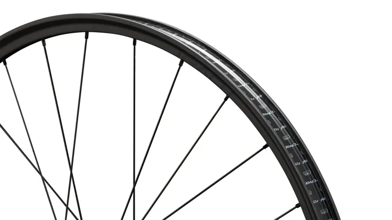 Traverse SL II Hydra2 Carbon/ Black 29 rear 28h-11